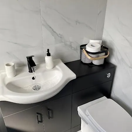 Gateway Getaway In Horsforth Sleeps 7 Будинок відпочинку