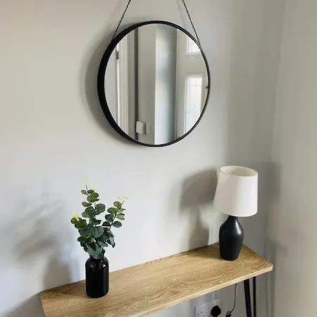 Gateway Getaway In Horsforth Sleeps 7 Лідс