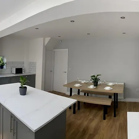 Tatil Evi Gateway Getaway In Horsforth Sleeps 7
