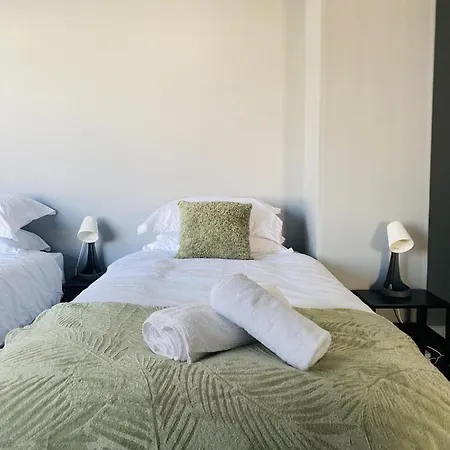 Tatil Evi Gateway Getaway In Horsforth Sleeps 7 Leeds (West Yorkshire)